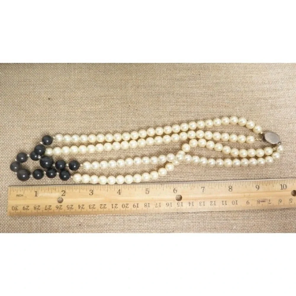 VINTAGE DOUBLE‎ ROW PEARL NECKLACE